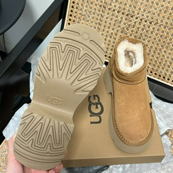 UGG Classic Ultra Mini New Heights Boot - Picture 8 of 9